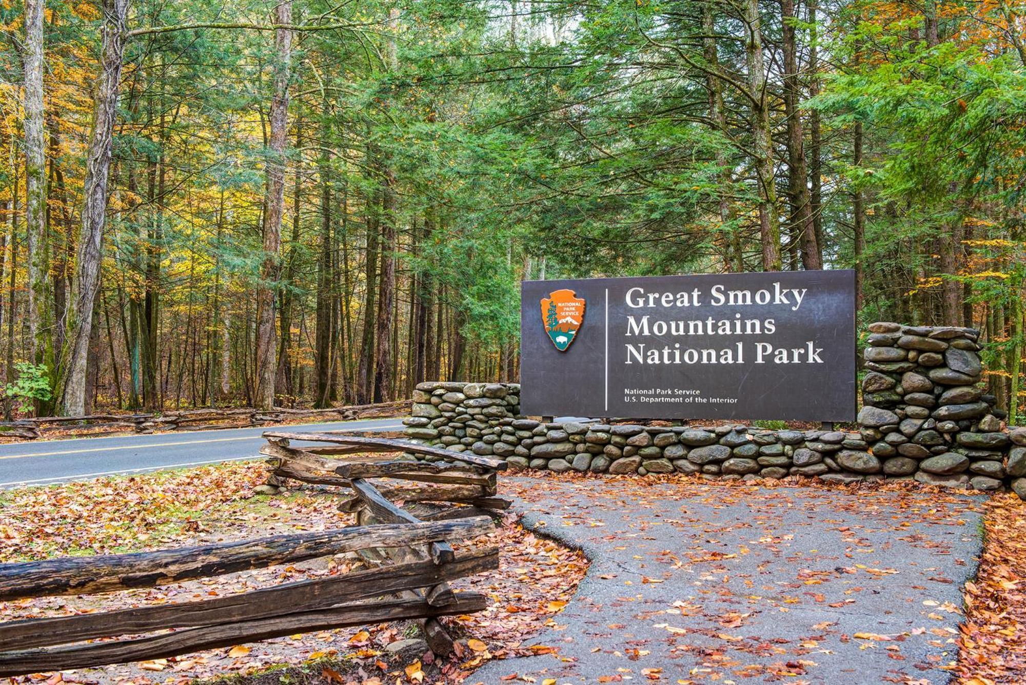 Standing Bear Lodge ガトリンバーグ エクステリア 写真